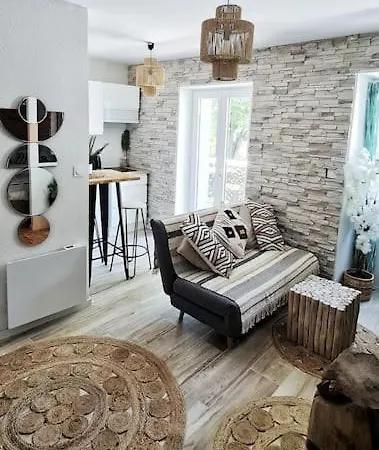 #new#terrasse Sud Ouest#pied De La Cite #1 Apartment *