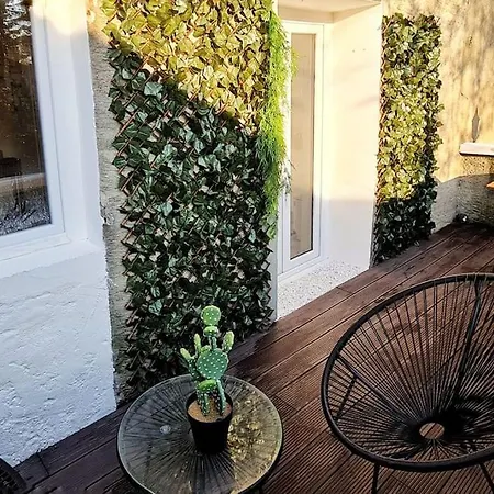 #new#terrasse Sud Ouest#pied De La Cite #1 Apartment *
